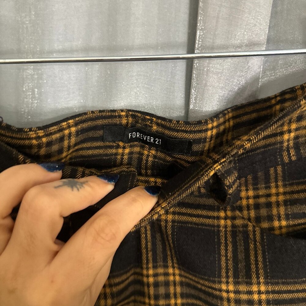 high waisted A-line brown and black tartan mini skirt - Picture 4 of 7